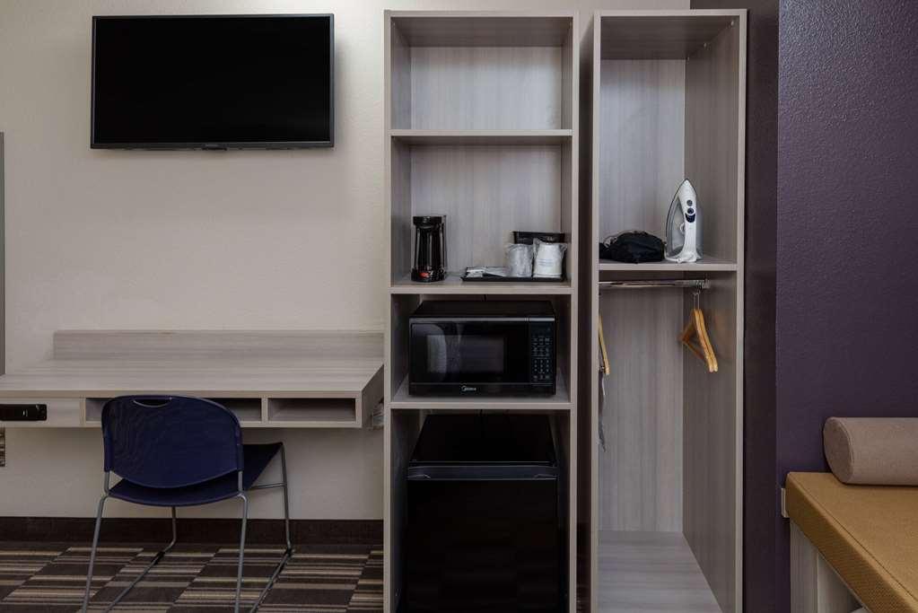 Microtel Inn & Suites By Wyndham Бошьер Сити Номер фото