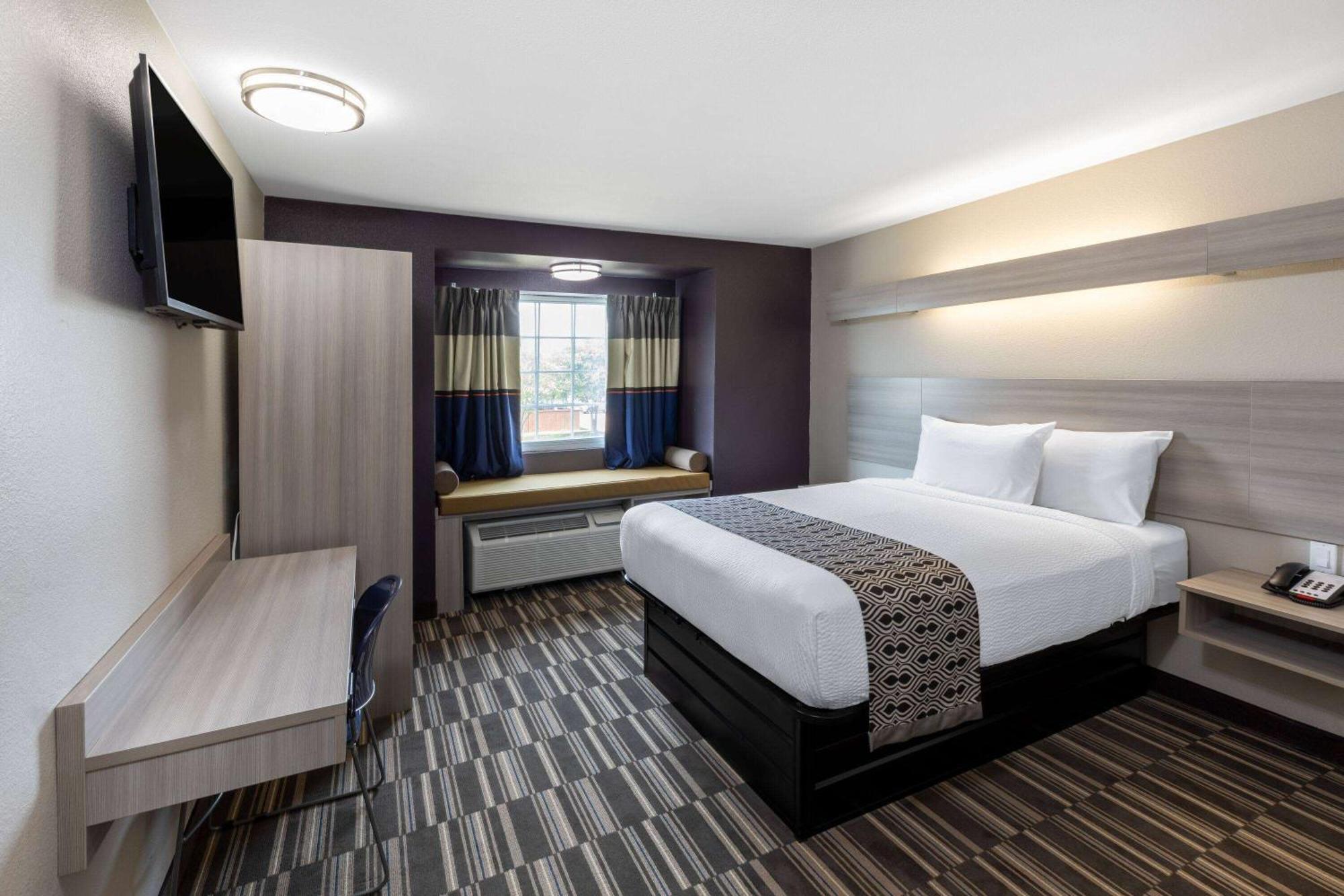 Microtel Inn & Suites By Wyndham Бошьер Сити Экстерьер фото